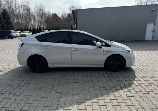 Toyota Prius cena 49999 przebieg: 147000, rok produkcji 2015 z Raszków małe 529